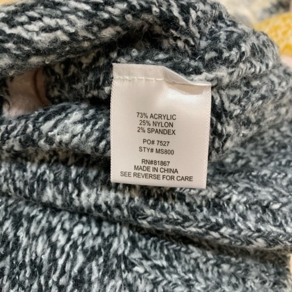 Olivia Sky Long Sleeve Turtleneck Sweater - Picture 8 of 9